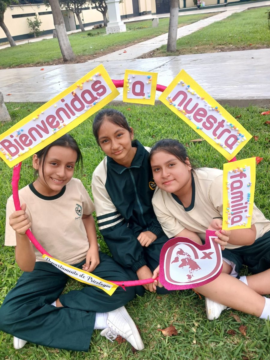 Estudiantes en actividad de integración familiar