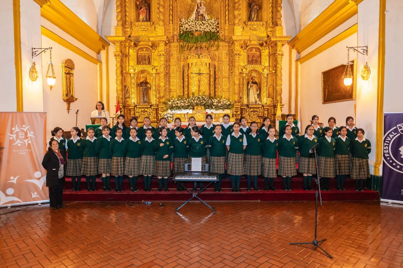 Presentación del coro del colegio